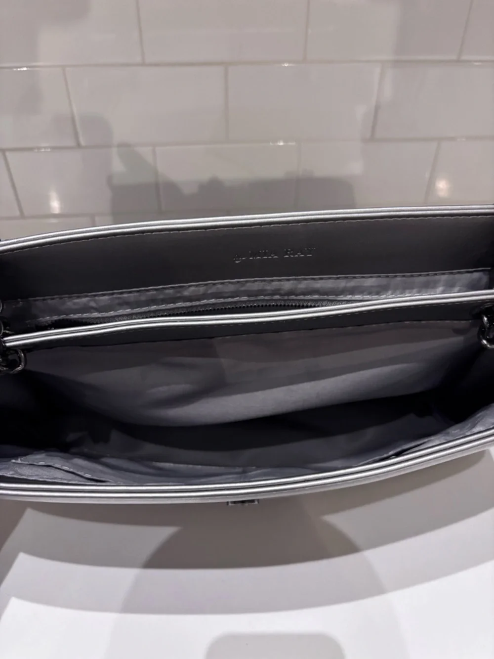 Glamaholics L Chain Flap Bag - Picture 12 of 14